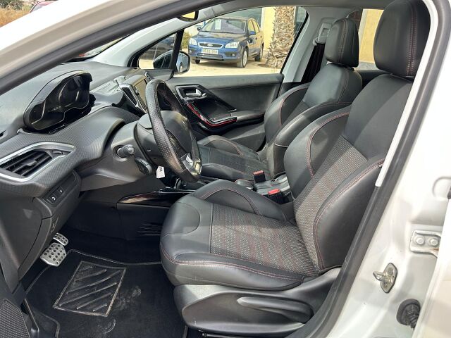 PEUGEOT 2008 GT LINE 1.2 E-THP AUTO SPANISH LHD IN SPAIN 61000 MILES SUPERB 2016